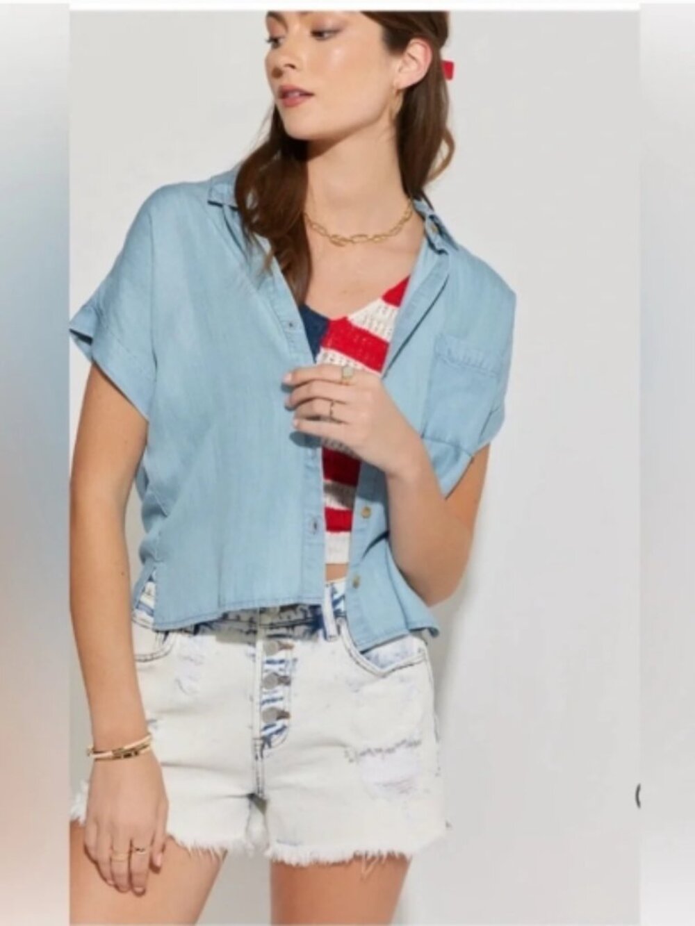 NWT Francesca's Kali Short Sleeve ButtonDown Chambray Cropped Shirt